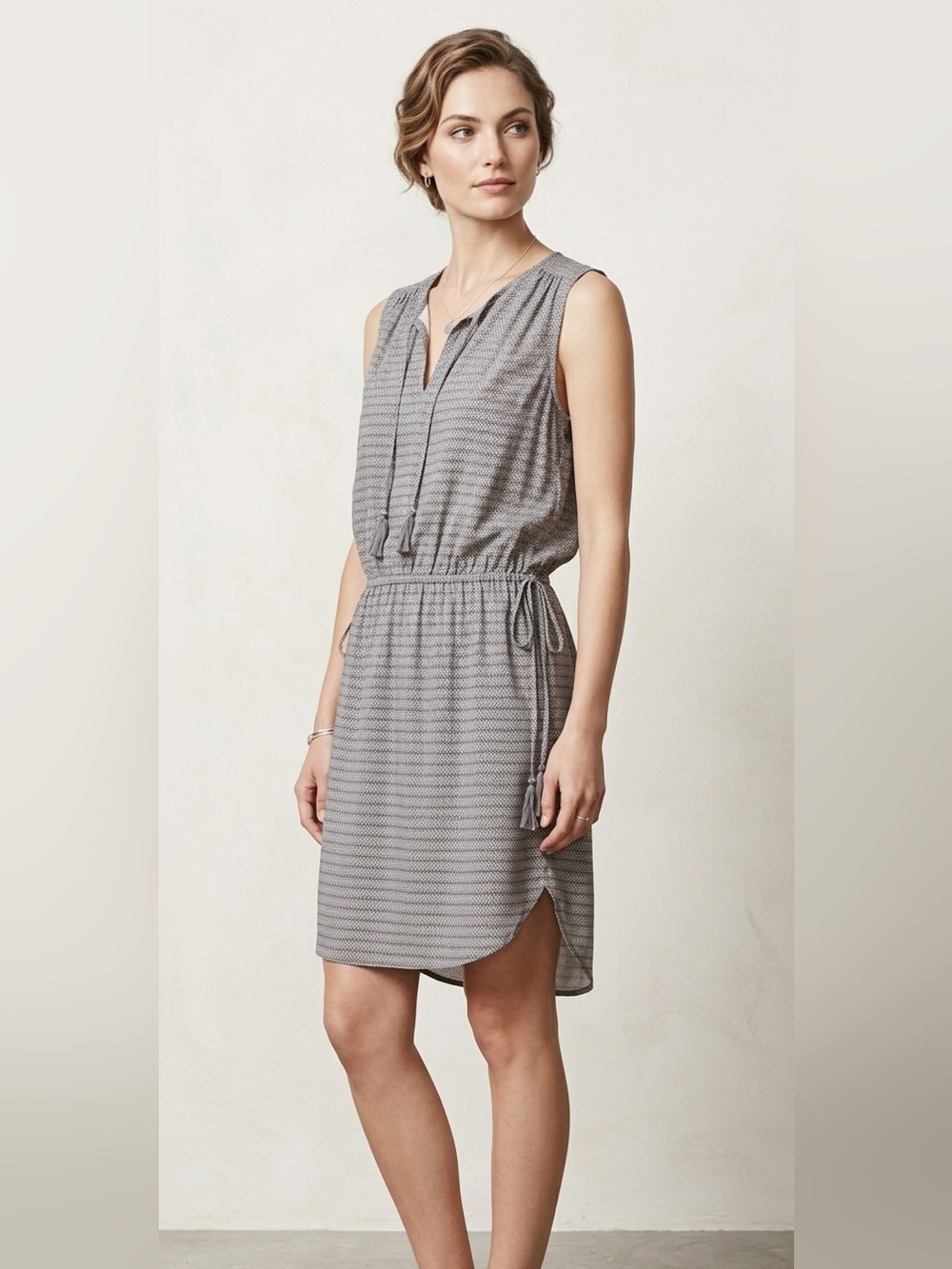 H&M Geometric Printed Keyhole Mini Dress Medium Viscose Drawstring Waist Large